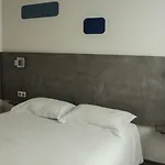 Hotel H24 3*