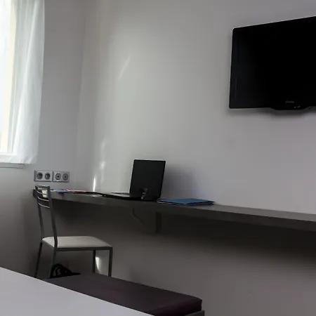 Hotel H24