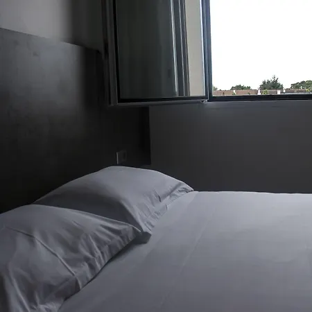Hotel H24