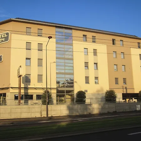 Hotel H24