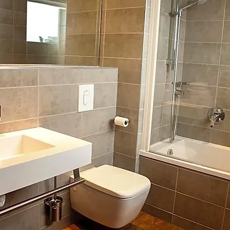 Hotel H24