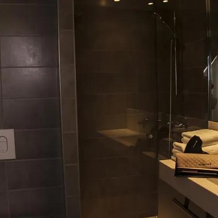 Hotel H24