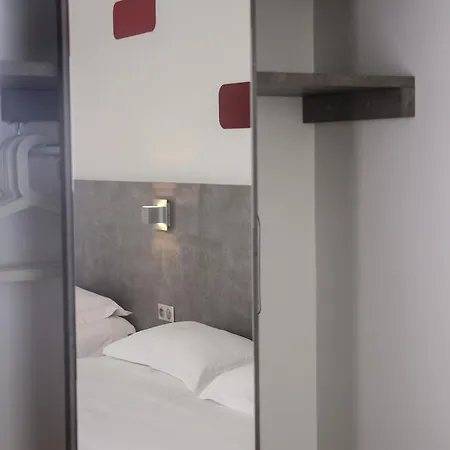Hotel H24