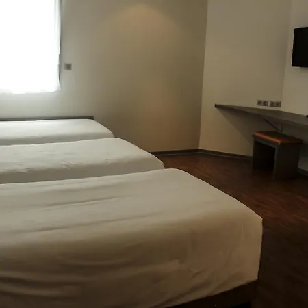 H24 Szálloda Le Mans