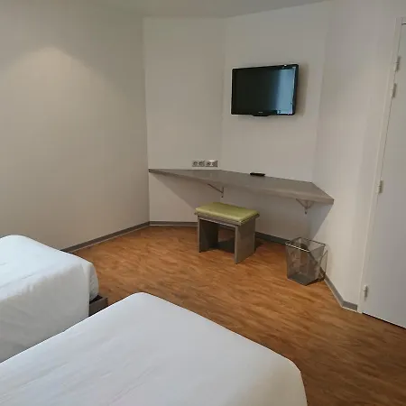 Hotel H24